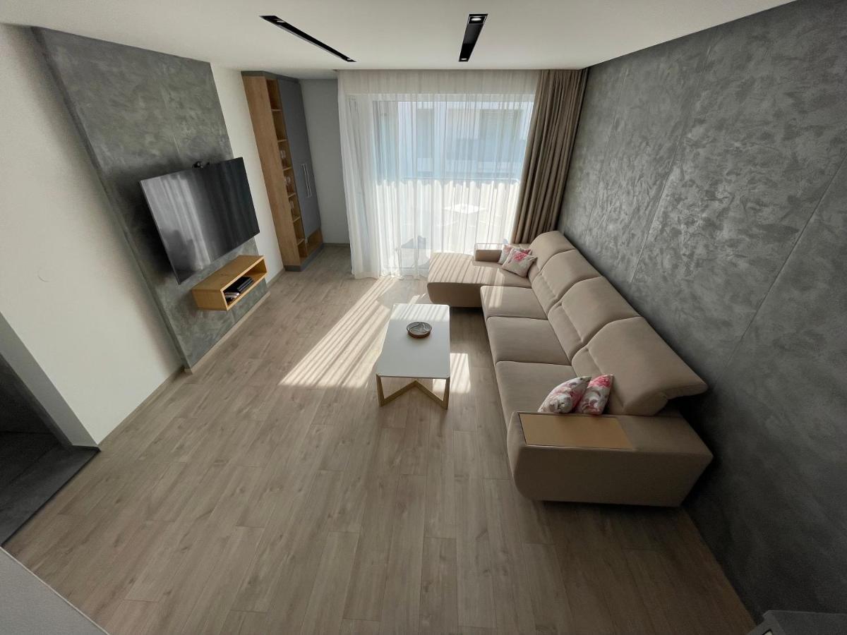 Greenbay Apartment With Free Parking Trenčín エクステリア 写真