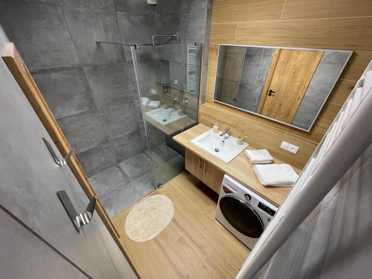 Greenbay Apartment With Free Parking Trenčín エクステリア 写真