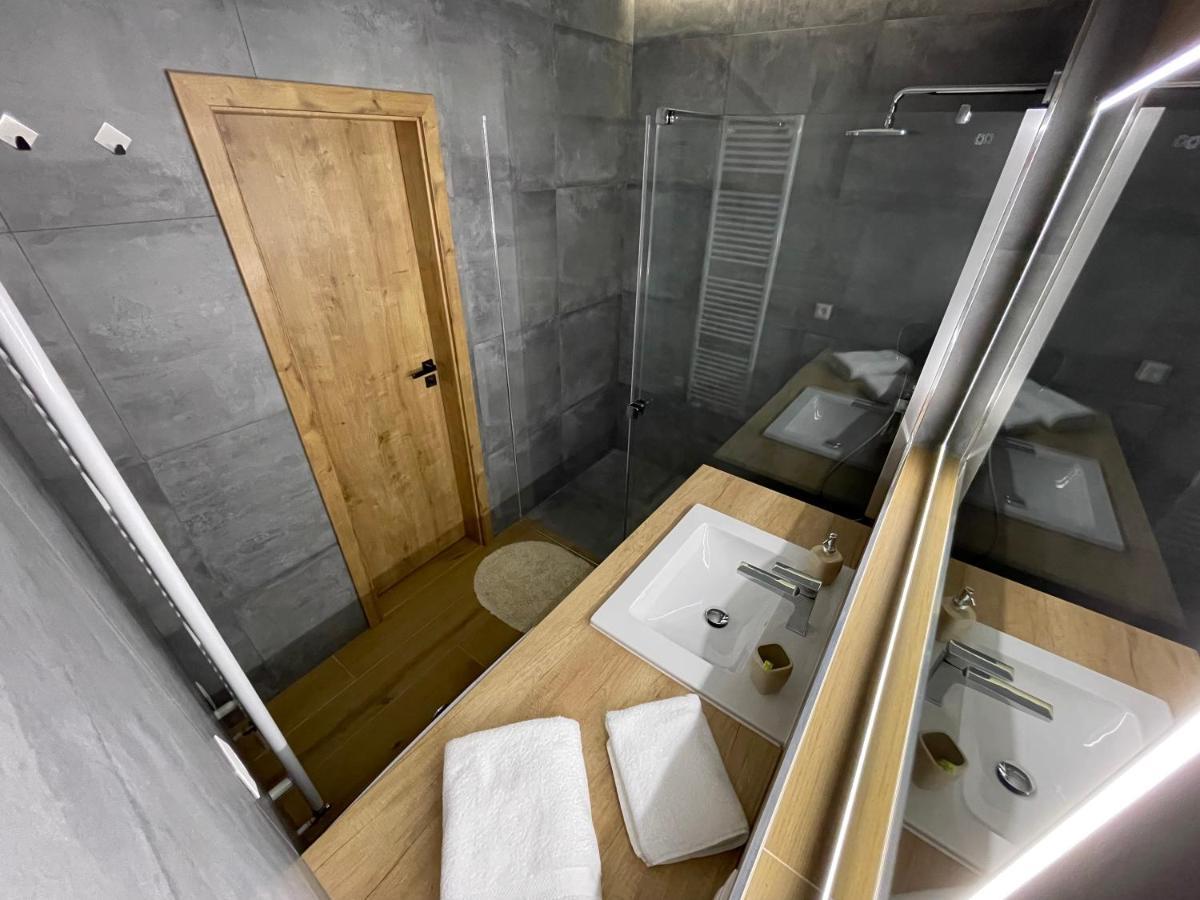 Greenbay Apartment With Free Parking Trenčín エクステリア 写真