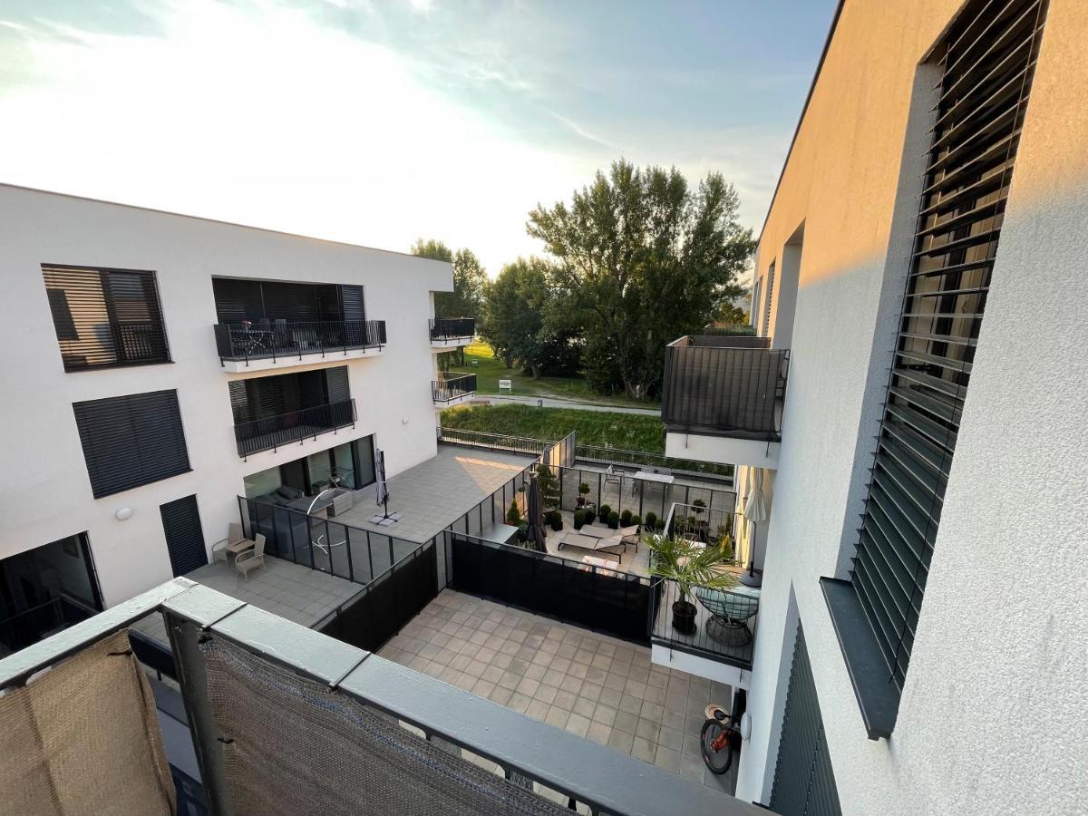 Greenbay Apartment With Free Parking Trenčín エクステリア 写真