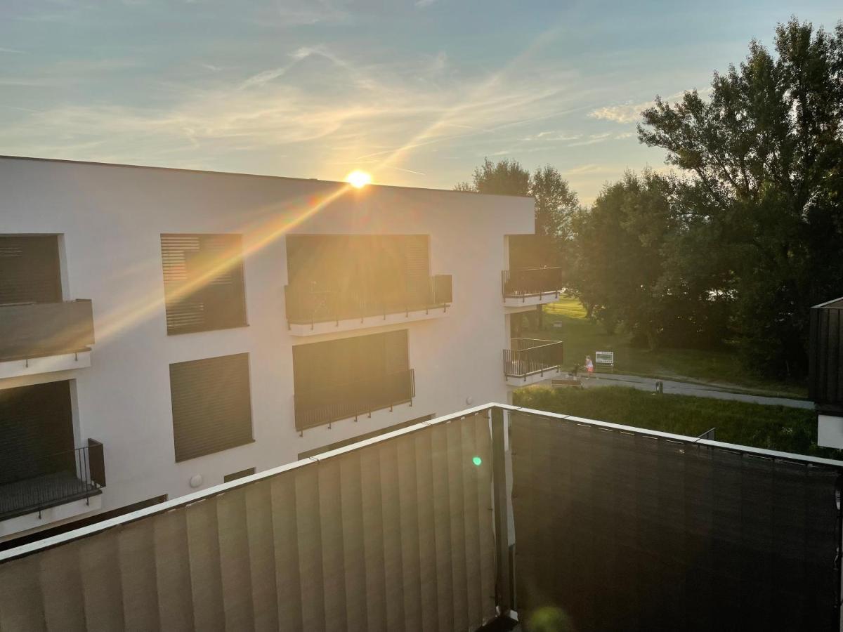 Greenbay Apartment With Free Parking Trenčín エクステリア 写真